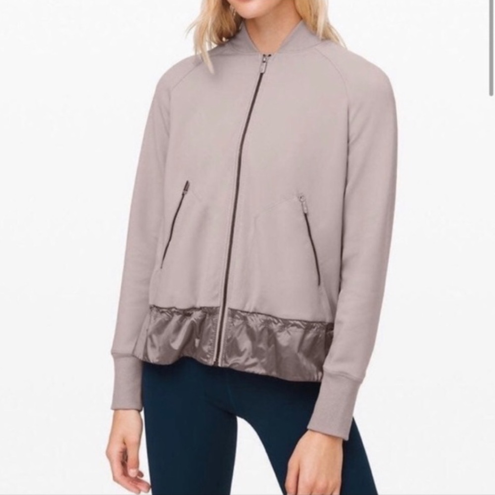 Lululemon Women's Swept Along  Athletic Jacket Dark Chrome Gray Full Zip Size XS